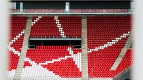 戴伟浚送出两助攻，深圳队4-0大胜青岛，中超第9轮惊现大比分