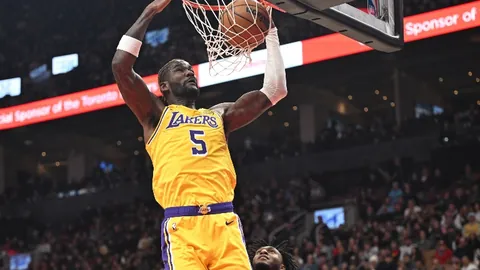 范德比尔特手术双足成功，乐观预计揭幕战重返赛场